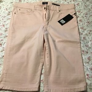 Jones New York Cruise Short size 12 in blossom pink